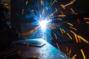 Welding process with sparks