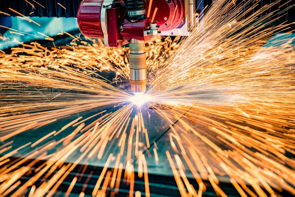 CNC-Laserschneiden von Metall, moderne Industrietechnik - Lübke Lasertechnik